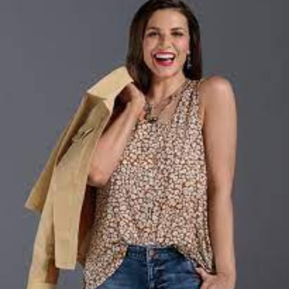 CAbi Lark Top - Picture 1 of 3
